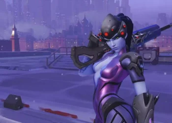 Femme fatale! Sexy cosplay from Widowmaker