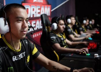 Dota-2-Player-Blizzy-Evgeniy-Ree