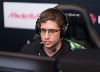 Dota-2-Player-Fly-Tal-Aizik