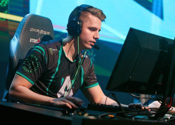Dota 2 Player - Handsken - Simon Haag