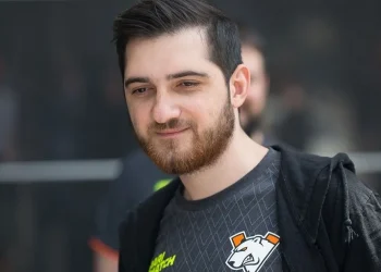 Dota-2-Player-RodjER-Vladimir-Nikogosyan
