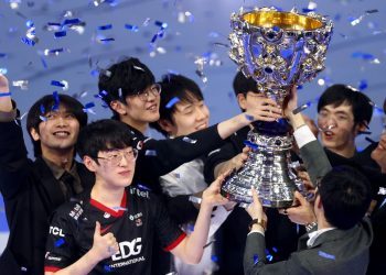League of Legends Skins- New EDG Worlds