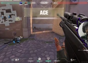 Carrying BRONZE players with an ACE CLUTCH in  VALORANT