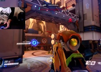 Who needs a mouse and keyboard to play Widowmaker when you can use a controller..