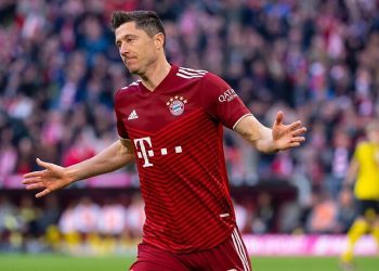 Lewandowski sues himself out of his contract