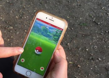 How to use the fast catch technique in Pokemon GO