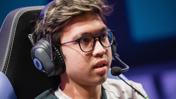 18-year-old becomes a star overnight –  LoL
