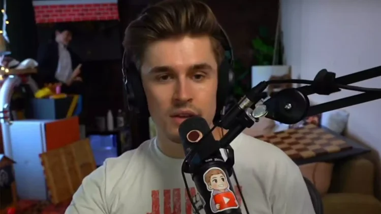 LoL YouTube streamer Ludwig shows how easy to get your favorite role