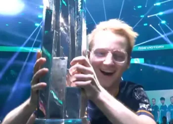 Underdog goes to LoL's Worlds, hands out clap to top European team G2