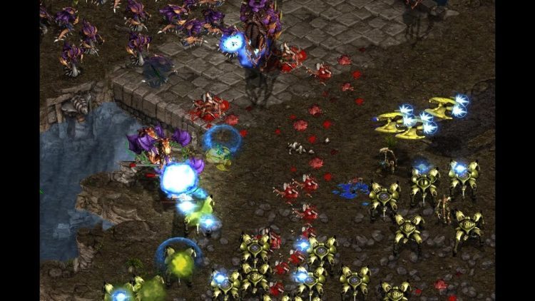 Hero (Z) v Shuttle (P) on Fighting Spirit- StarCraft  - Brood War REMASTERED