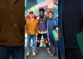 With the power of cosplay, DeObia Oparei brought K’Sante to life at Worlds 2022! ✂️ #Shorts